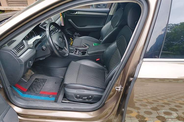Used Skoda Superb 2016 TSI280 DSG Innovation Edition Left Front Seat