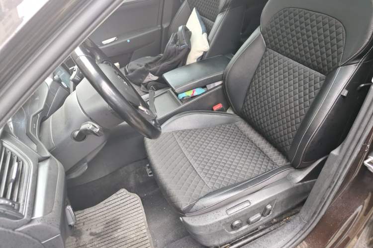 Used Skoda Superb 2016 TSI280 DSG Innovation Edition Left Front Seat