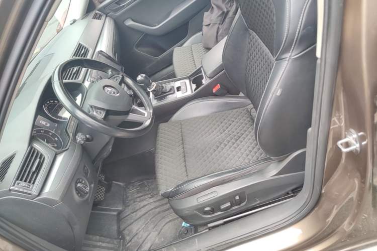 Used Skoda Superb 2016 TSI280 DSG Innovation Edition Left Front Seat