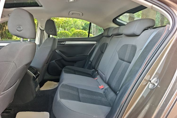 Used Skoda Superb 2016 TSI280 DSG Advanced Edition Left Rear Seat