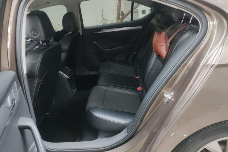 Used Skoda Superb 2016 TSI280 DSG Innovation Edition Left Rear Seat