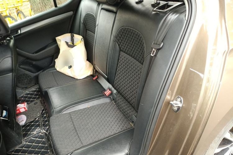 Used Skoda Superb 2016 TSI330 DSG Innovation Edition Left Rear Seat