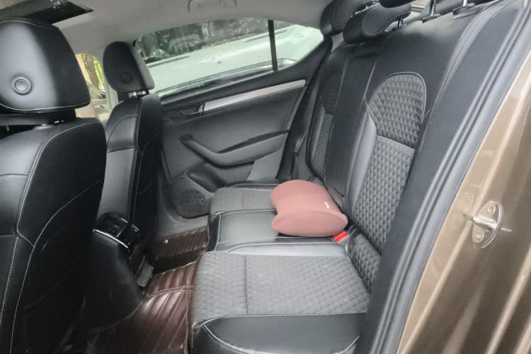 Used Skoda Superb 2016 TSI280 DSG Innovation Edition Left Rear Seat