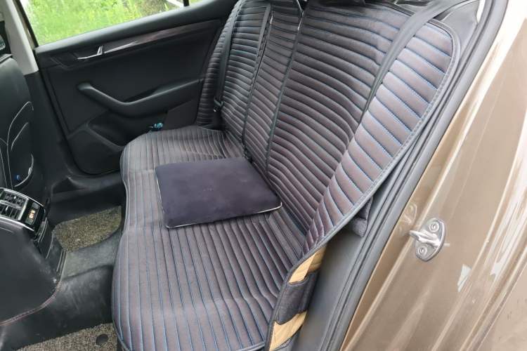 Used Skoda Superb 2016 TSI330 DSG Smart Drive Edition Left Rear Seat
