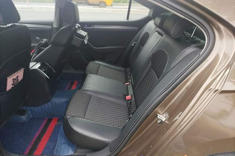 Used Skoda Superb 2016 TSI280 DSG Innovation Edition Left Rear Seat