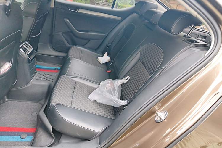 Used Skoda Superb 2016 TSI280 DSG Innovation Edition Left Rear Seat