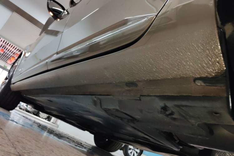 Used Skoda Superb 2016 TSI330 DSG Smart Drive Edition Left Side Sill