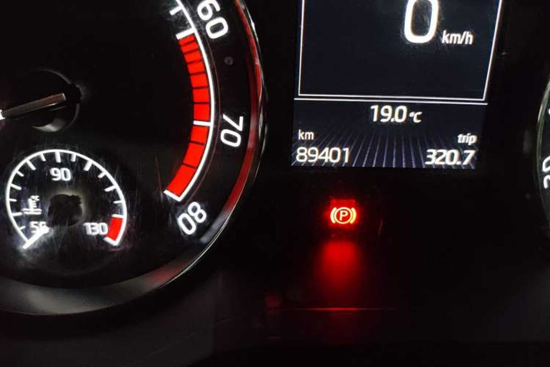 Used Skoda Superb 2016 TSI330 DSG Innovation Edition Odometer Close Up