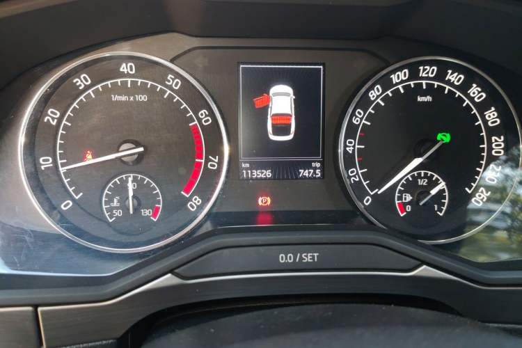 Used Skoda Superb 2016 TSI280 DSG Innovation Edition Odometer Close Up