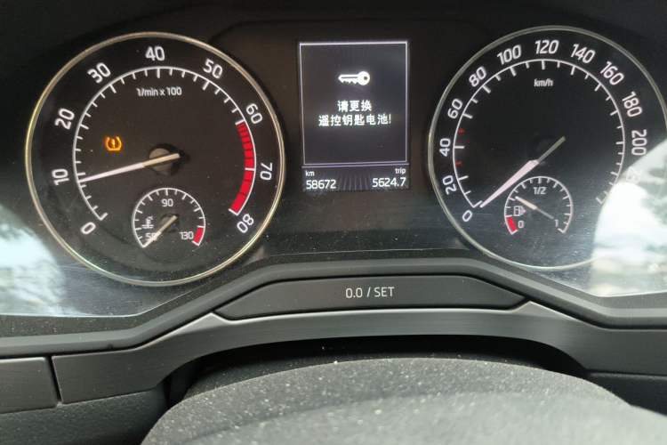 Used Skoda Superb 2016 TSI280 DSG Innovation Edition Odometer Close Up