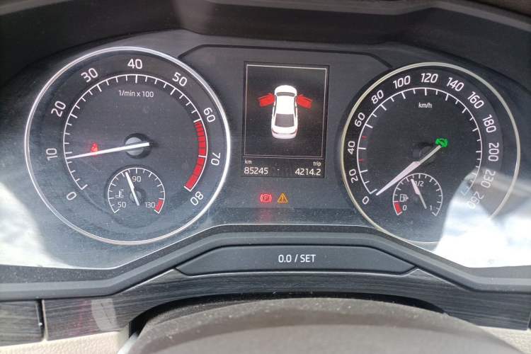 Used Skoda Superb 2016 TSI330 DSG Smart Drive Edition Odometer Close Up