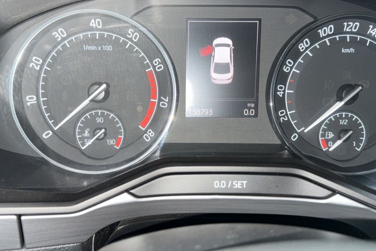 Used Skoda Superb 2016 TSI280 DSG Innovation Edition Odometer Close Up