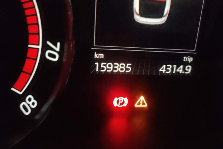 Used Skoda Superb 2016 TSI330 DSG Innovation Edition Odometer Close Up