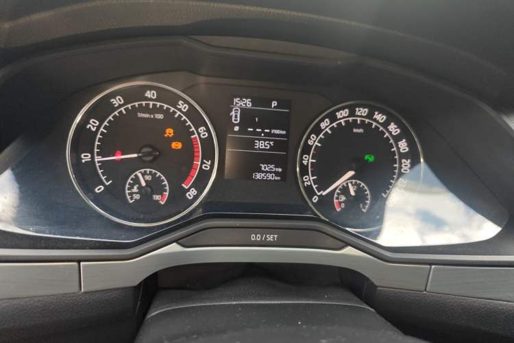 Used Skoda Superb 2016 TSI280 DSG Advanced Edition Odometer Close Up
