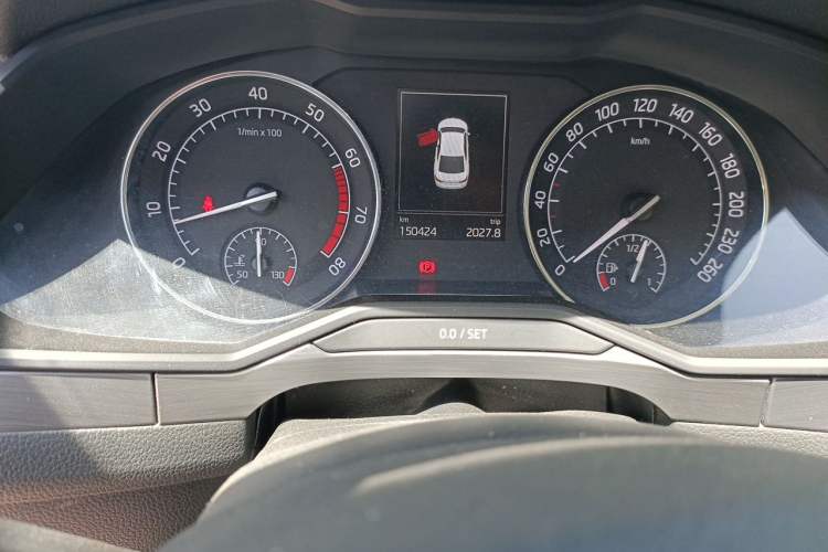 Used Skoda Superb 2016 TSI330 DSG Innovation Edition Odometer Close Up