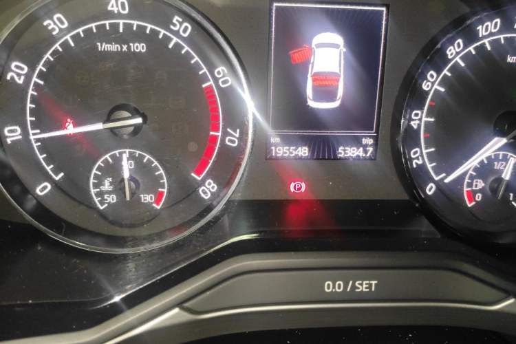 Used Skoda Superb 2016 TSI280 DSG Innovation Edition Odometer Close Up