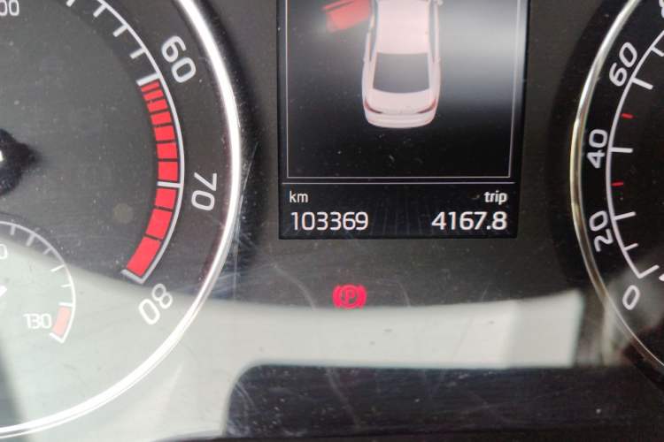 Used Skoda Superb 2016 TSI330 DSG Smart Drive Edition Odometer Close Up