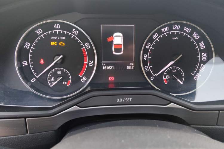 Used Skoda Superb 2016 TSI280 DSG Innovation Edition Odometer Close Up