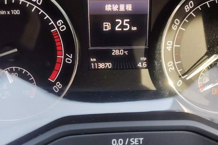 Used Skoda Superb 2016 TSI330 DSG Innovation Edition Odometer Close Up