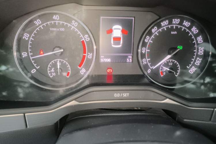 Used Skoda Superb 2016 TSI280 DSG Innovation Edition Odometer Close Up