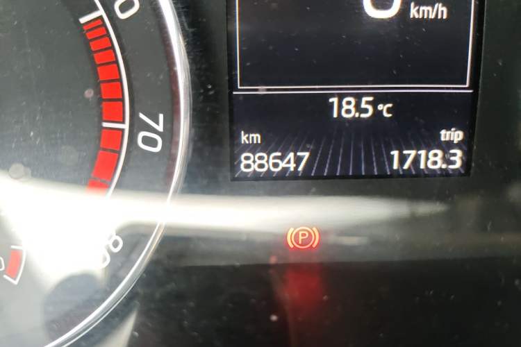 Used Skoda Superb 2016 TSI330 DSG Smart Drive Edition Odometer Close Up