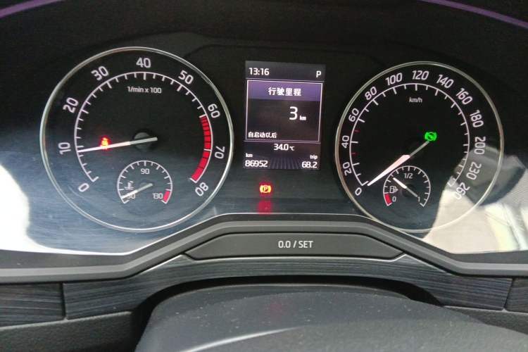 Used Skoda Superb 2016 TSI330 DSG Smart Drive Edition Odometer Close Up