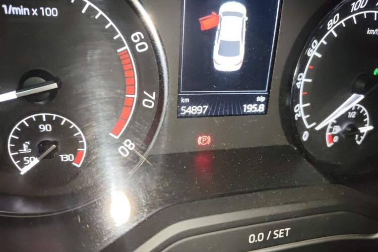 Used Skoda Superb 2016 TSI330 DSG Innovation Edition Odometer Close Up
