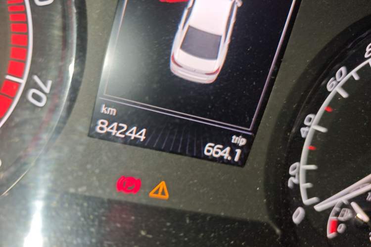 Used Skoda Superb 2016 TSI280 DSG Innovation Edition Odometer Close Up
