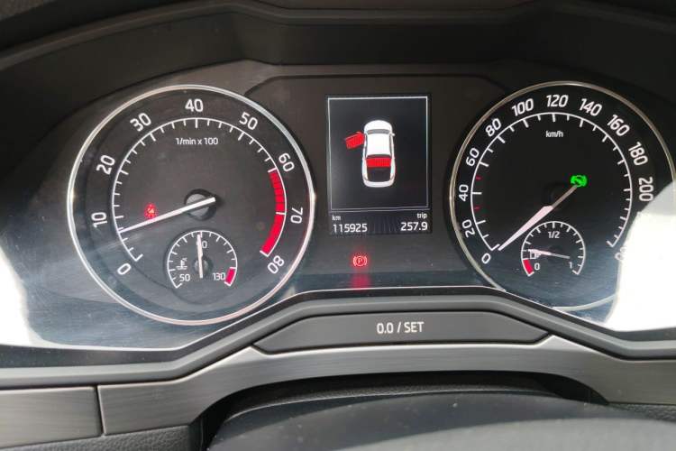Used Skoda Superb 2016 TSI330 DSG Innovation Edition Odometer Close Up