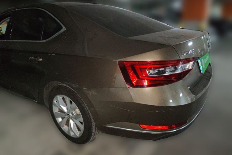 Used Skoda Superb 2016 TSI330 DSG Innovation Edition Rear Left 45 Deg