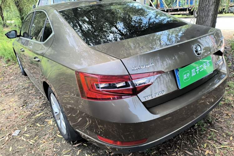Used Skoda Superb 2016 TSI280 DSG Innovation Edition Rear Left 45 Deg