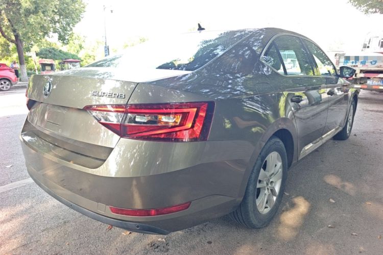 Used Skoda Superb 2016 TSI280 DSG Advanced Edition Rear Right 45 Deg