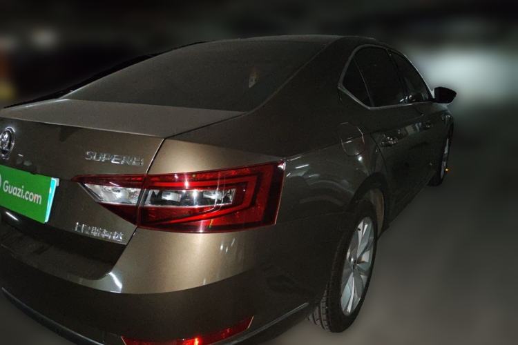 Used Skoda Superb 2016 TSI330 DSG Innovation Edition Rear Right 45 Deg