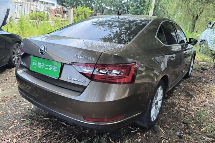 Used Skoda Superb 2016 TSI280 DSG Innovation Edition Rear Right 45 Deg