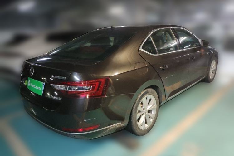 Used Skoda Superb 2016 TSI330 DSG Innovation Edition Rear Right 45 Deg