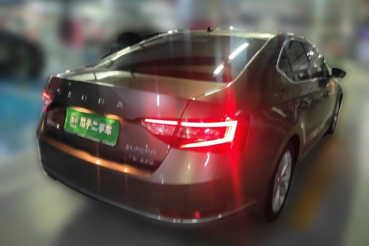 Used Skoda Superb 2016 TSI280 DSG Innovation Edition Rear Right 45 Deg