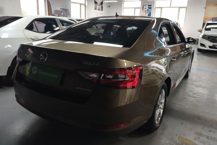 Used Skoda Superb 2016 TSI280 DSG Advanced Edition Rear Right 45 Deg