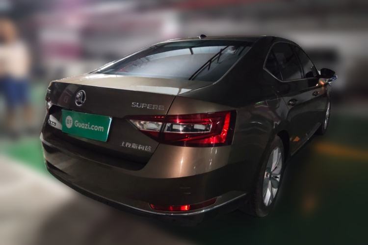 Used Skoda Superb 2016 TSI330 DSG Innovation Edition Rear Right 45 Deg