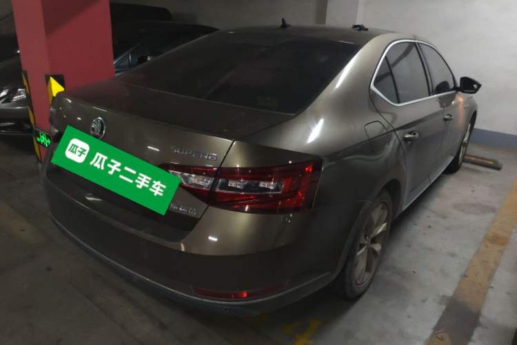 Used Skoda Superb 2016 TSI280 DSG Innovation Edition Rear Right 45 Deg