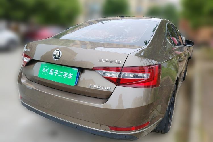 Used Skoda Superb 2016 TSI330 DSG Innovation Edition Rear Right 45 Deg
