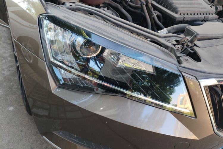 Used Skoda Superb 2016 TSI280 DSG Innovation Edition Right Front Headlight
