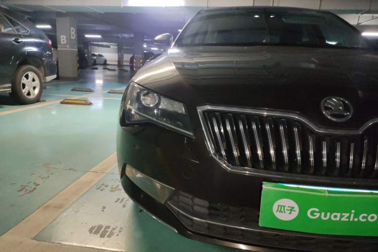 Used Skoda Superb 2016 TSI330 DSG Innovation Edition Right Front Headlight