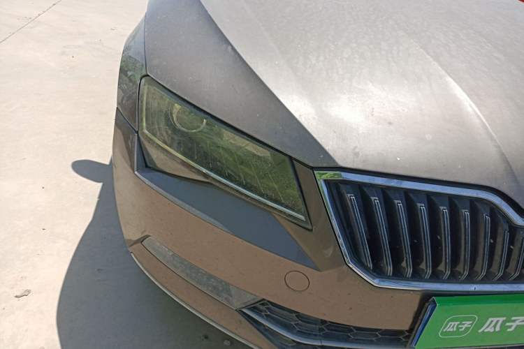 Used Skoda Superb 2016 TSI330 DSG Innovation Edition Right Front Headlight