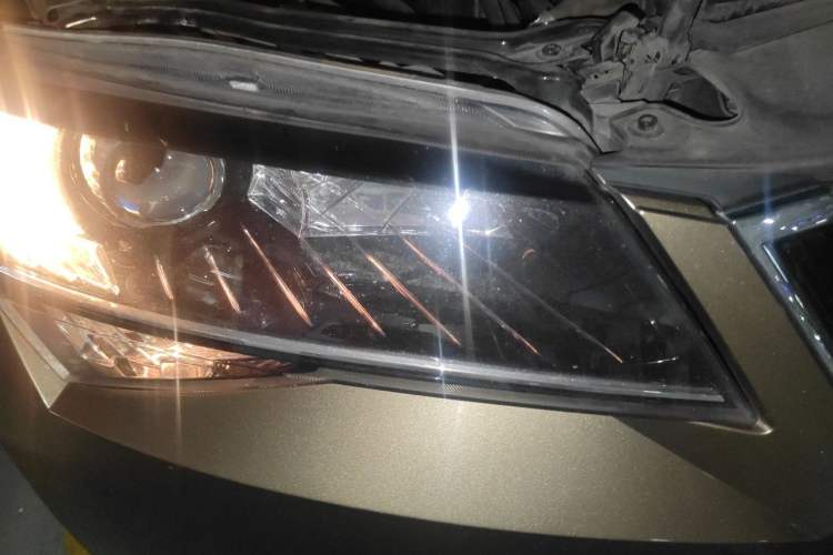 Used Skoda Superb 2016 TSI280 DSG Innovation Edition Right Front Headlight
