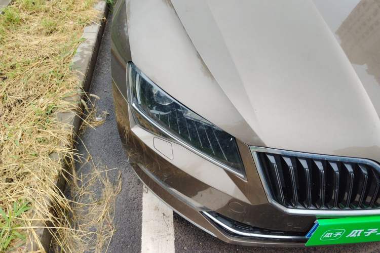 Used Skoda Superb 2016 TSI330 DSG Smart Drive Edition Right Front Headlight