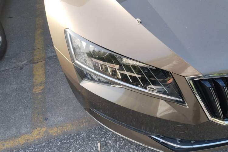 Used Skoda Superb 2016 TSI330 DSG Innovation Edition Right Front Headlight