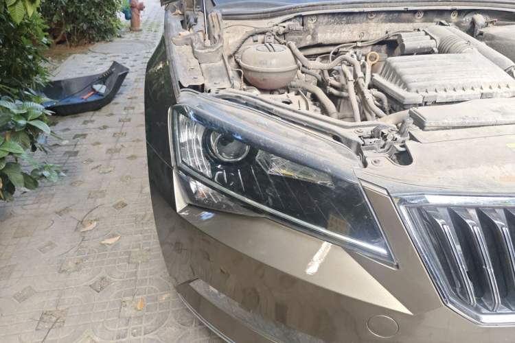 Used Skoda Superb 2016 TSI280 DSG Innovation Edition Right Front Headlight