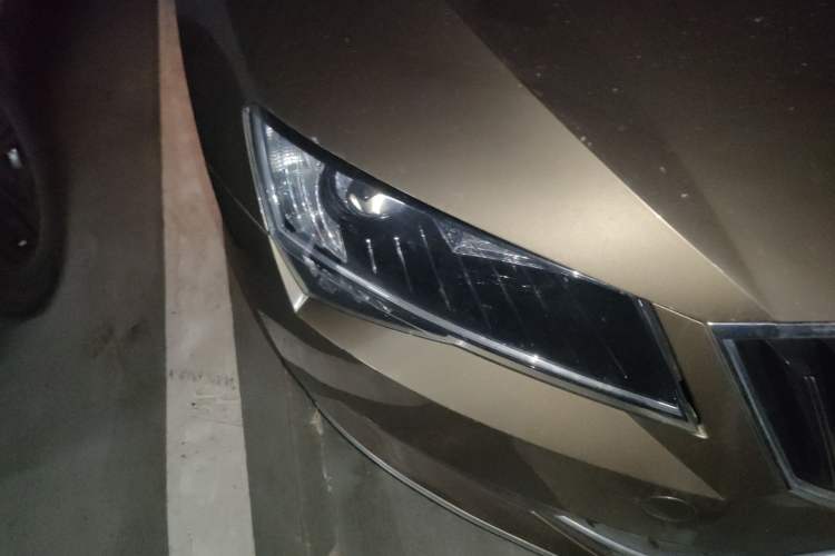 Used Skoda Superb 2016 TSI280 DSG Innovation Edition Right Front Headlight