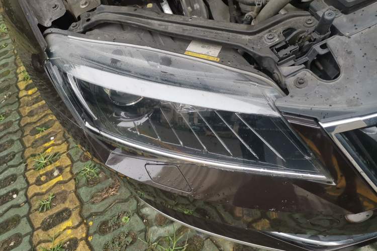 Used Skoda Superb 2016 TSI330 DSG Smart Drive Edition Right Front Headlight