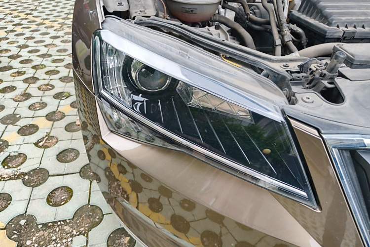 Used Skoda Superb 2016 TSI280 DSG Innovation Edition Right Front Headlight